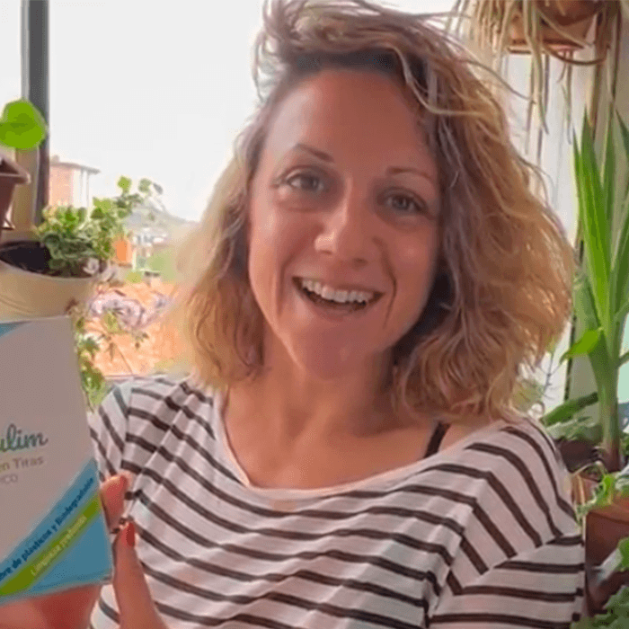 Încarcă clipul video: 